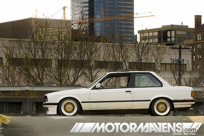 http://motormavens.com/emAlbum/albums/Ben%20Hsu/Carspotting/BMW_E30_325i/bmw_E30_325i_11.jpg