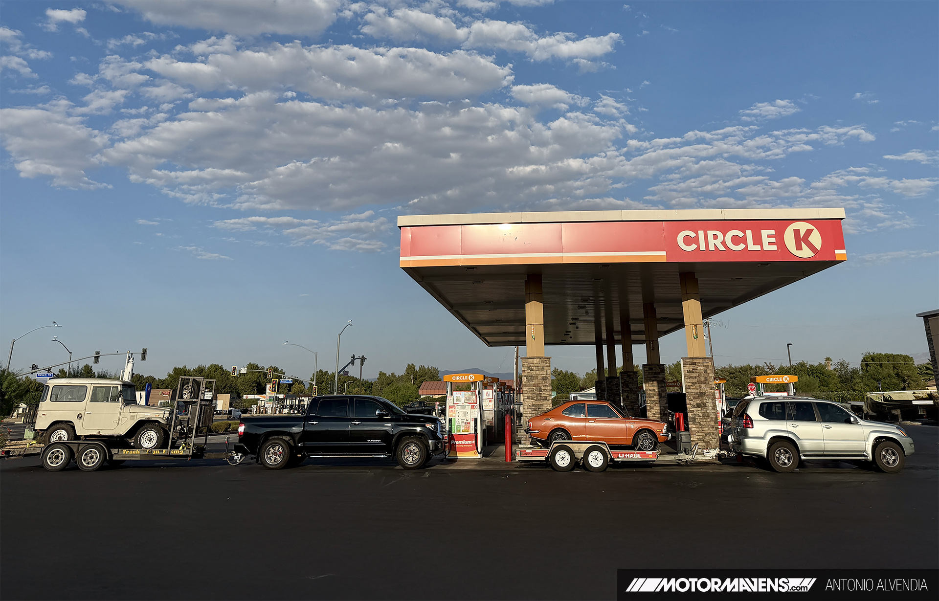 IMG_1594 Tundra towing FJ40 and GX470 towing TE27
